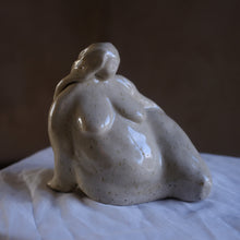 Load image into Gallery viewer, Sculpture, beige